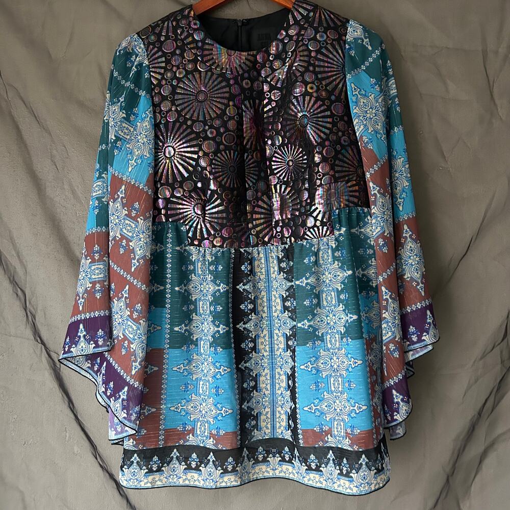 🥶 Anna Sui Blue and Black Boho Pattern Bell Sleeve Tunic Top Size 6 - Picture 2 of 8